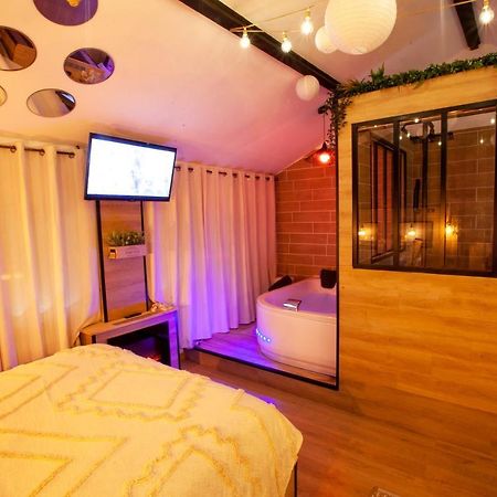 Love Room Romantique Les Petits Plaisirs Angers Exteriér fotografie