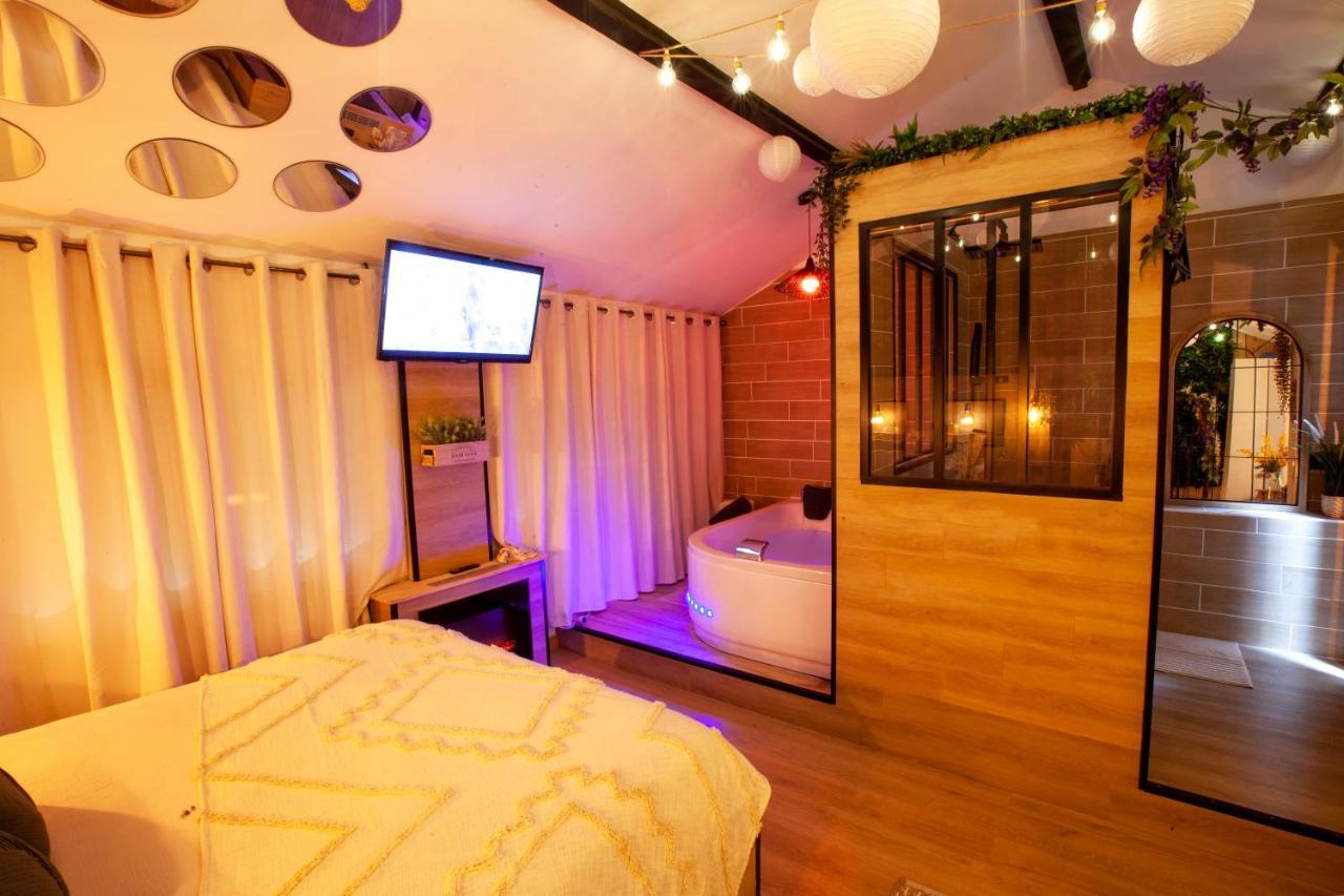 Love Room Romantique Les Petits Plaisirs Angers Exteriér fotografie